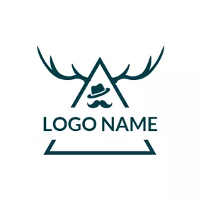 ムースロゴ Green Triangle Antler and Hipster logo design